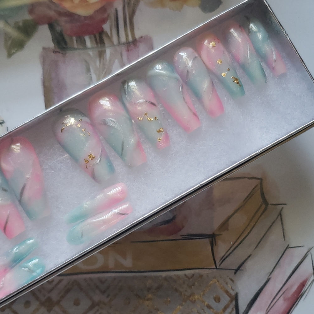 Mermaid Dreams reusable gel press on nails